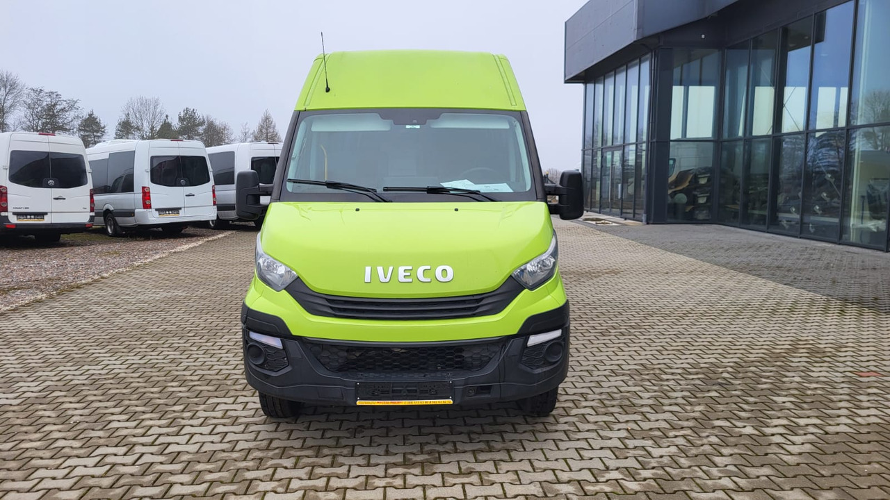 Iveco Daily 24 places + 4 standing - Microbuz, Transport persoane: Foto 3 Iveco Daily 24 places + 4 standing - Microbuz, Transport persoane: Foto 3