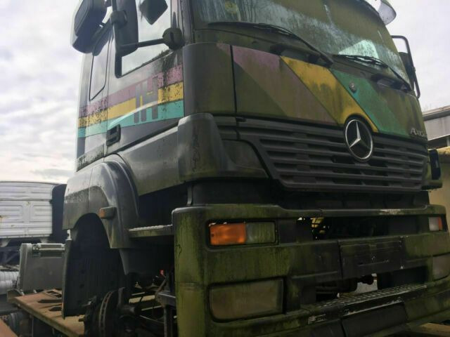 Mercedes-Benz 1843 Axor SZM Teileträger - Cap tractor: Foto 2 Mercedes-Benz 1843 Axor SZM Teileträger - Cap tractor: Foto 2