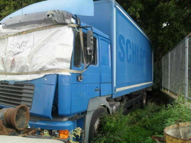 MAN 18.364 Koffer G.Haus Klima AHK ABS ZF-Schalter - Camion furgon: Foto 1 MAN 18.364 Koffer G.Haus Klima AHK ABS ZF-Schalter - Camion furgon: Foto 1