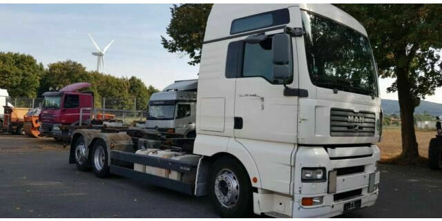 MAN 26.440 TGA BDF 6x2 German Truck - Camion şasiu: Foto 3 MAN 26.440 TGA BDF 6x2 German Truck - Camion şasiu: Foto 3