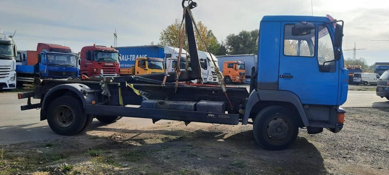 MAN L2000 Abrollkipper - Camion cu cârlig: Foto 3 MAN L2000 Abrollkipper - Camion cu cârlig: Foto 3