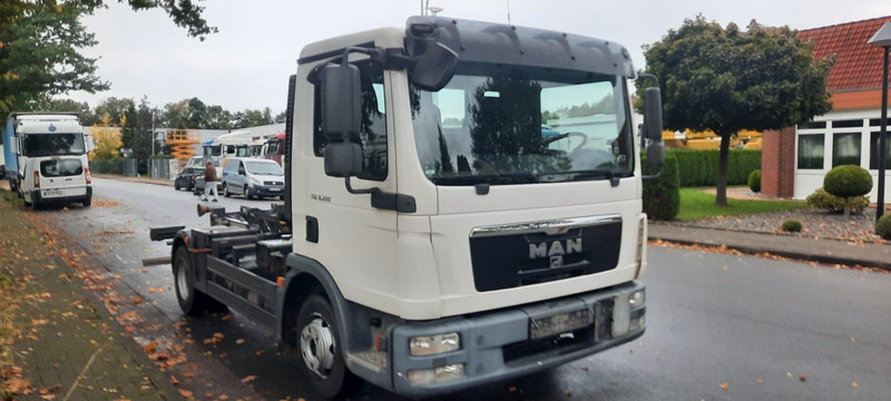 MAN TGL 8.220 Abrollkipper - Camion cu cârlig: Foto 1 MAN TGL 8.220 Abrollkipper - Camion cu cârlig: Foto 1