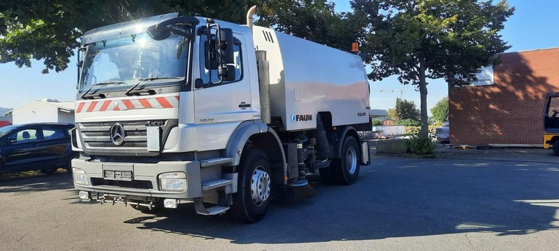 Mercedes-Benz 1824 Axor 1-Hand - Măturătoare stradală: Foto 1 Mercedes-Benz 1824 Axor 1-Hand - Măturătoare stradală: Foto 1