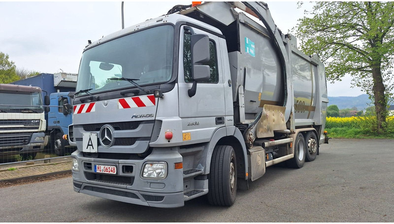Mercedes-Benz 2532 Actros Überkopflader - Autogunoiere: Foto 2 Mercedes-Benz 2532 Actros Überkopflader - Autogunoiere: Foto 2