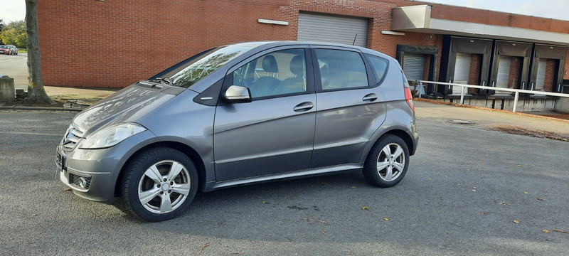 Mercedes-Benz A-Klasse 180 A 180 CDI AVANTGARDE - Hatchback: Foto 2 Mercedes-Benz A-Klasse 180 A 180 CDI AVANTGARDE - Hatchback: Foto 2
