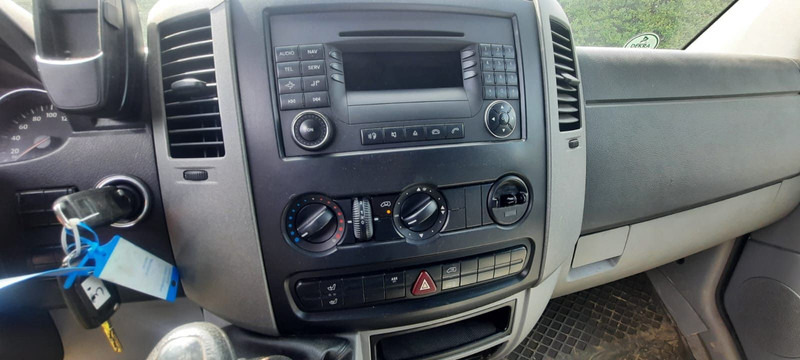 Volkswagen Crafter TDI Lang/Klima 3-Sitzer - Dubă: Foto 5 Volkswagen Crafter TDI Lang/Klima 3-Sitzer - Dubă: Foto 5