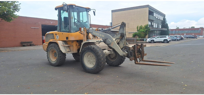 Volvo L30G - Încărcător frontal pe pneuri: Foto 1 Volvo L30G - Încărcător frontal pe pneuri: Foto 1