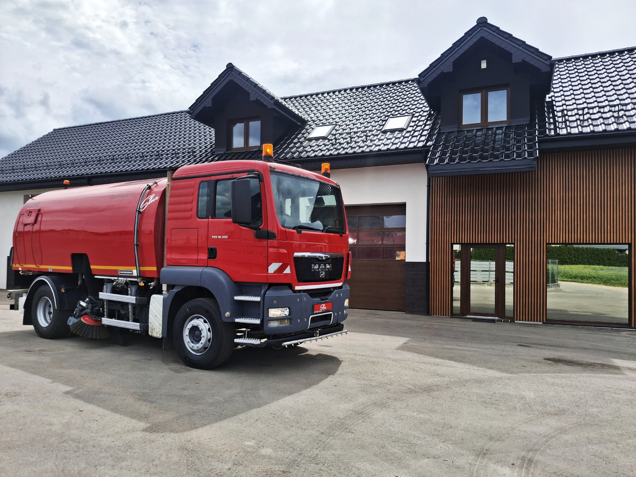 MAN TGS 18.320 Zamiatarka Kehrmaschine BUCHER 2 Motoren Karcher Szczotki L/R - Măturătoare stradală: Foto 1 MAN TGS 18.320 Zamiatarka Kehrmaschine BUCHER 2 Motoren Karcher Szczotki L/R - Măturătoare stradală: Foto 1