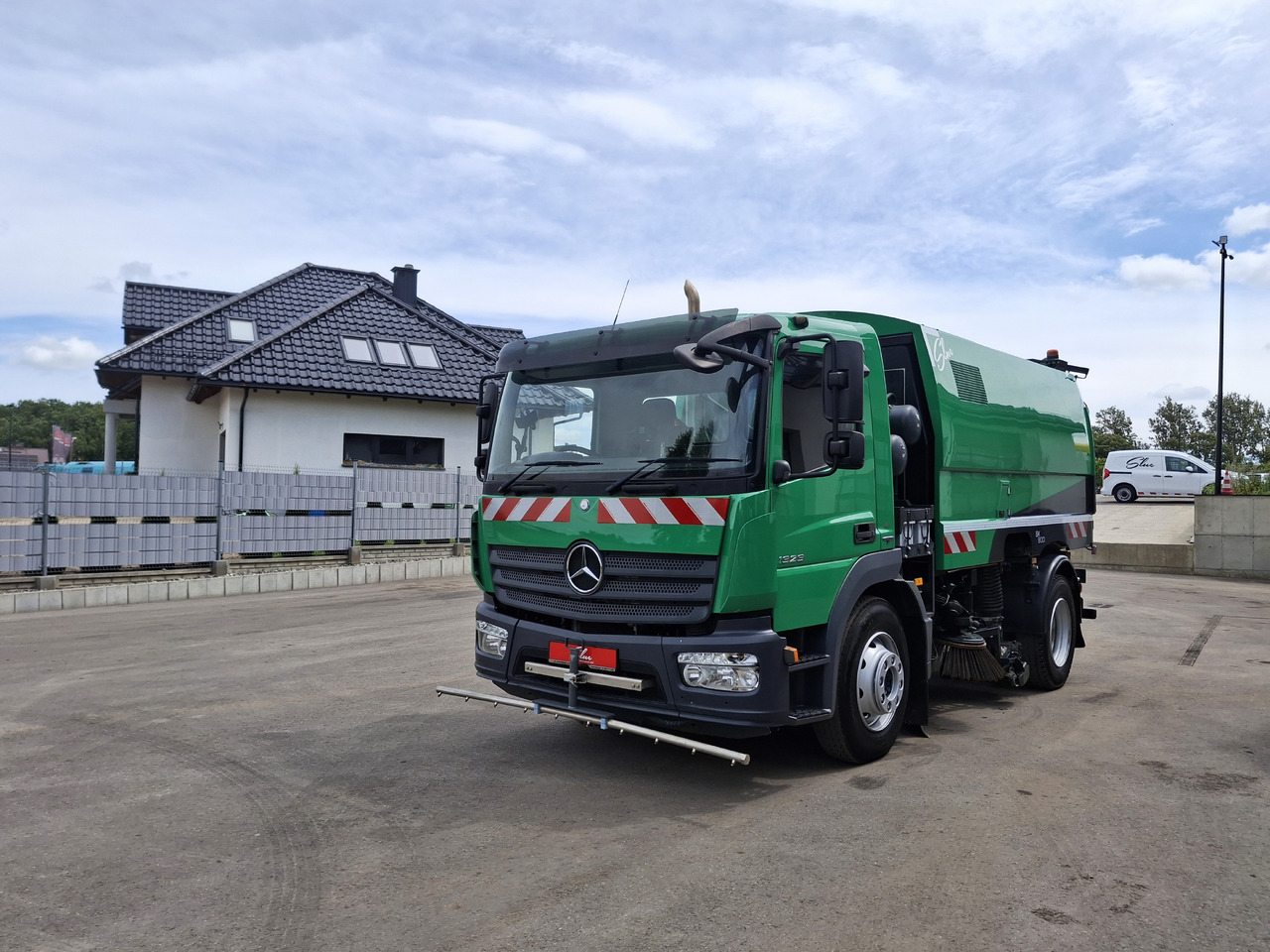MERCEDES-BENZ Atego 1523 Zamiatarka Kehrmaschine Schmidt SK600 Karcher 2 Motoren Euro 6 PM10 Rura Do Liści - Măturătoare stradală: Foto 3 MERCEDES-BENZ Atego 1523 Zamiatarka Kehrmaschine Schmidt SK600 Karcher 2 Motoren Euro 6 PM10 Rura Do Liści - Măturătoare stradală: Foto 3