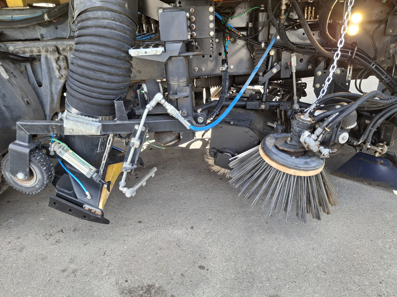 Măturătoare stradală RENAULT C280 Kehrmaschine Zamiatarka SEMAT Zoeller FAUN Karcher L/R 2 Motoren 2018r 740 Mth Euro 6: Foto 6 Măturătoare stradală RENAULT C280 Kehrmaschine Zamiatarka SEMAT Zoeller FAUN Karcher L/R 2 Motoren 2018r 740 Mth Euro 6: Foto 6