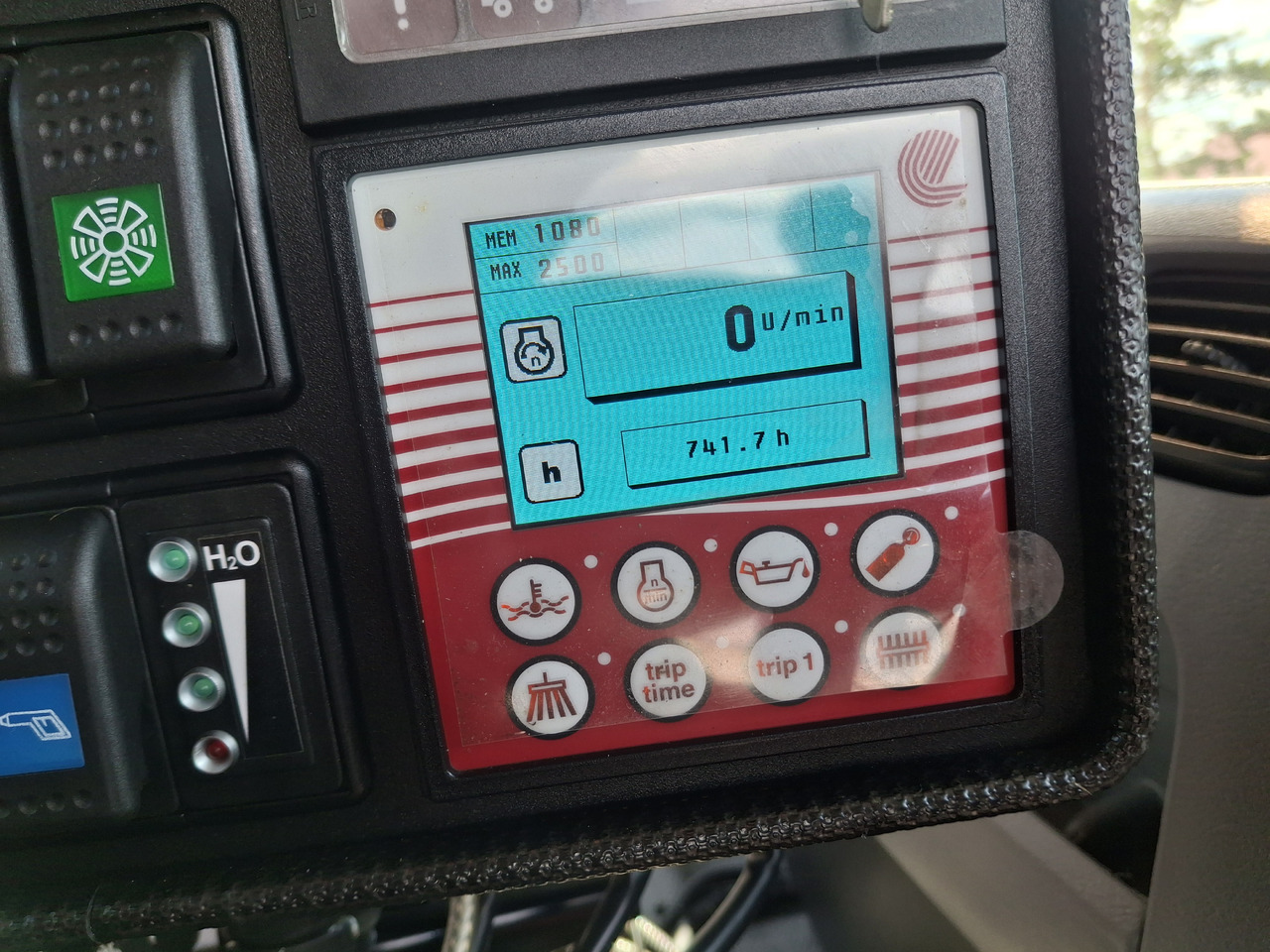 Măturătoare stradală RENAULT C280 Kehrmaschine Zamiatarka SEMAT Zoeller FAUN Karcher L/R 2 Motoren 2018r 740 Mth Euro 6: Foto 39 Măturătoare stradală RENAULT C280 Kehrmaschine Zamiatarka SEMAT Zoeller FAUN Karcher L/R 2 Motoren 2018r 740 Mth Euro 6: Foto 39