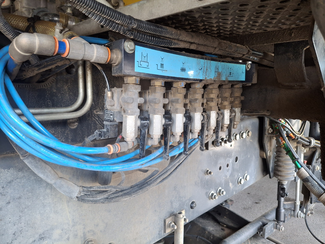 Măturătoare stradală RENAULT C280 Kehrmaschine Zamiatarka SEMAT Zoeller FAUN Karcher L/R 2 Motoren 2018r 740 Mth Euro 6: Foto 49 Măturătoare stradală RENAULT C280 Kehrmaschine Zamiatarka SEMAT Zoeller FAUN Karcher L/R 2 Motoren 2018r 740 Mth Euro 6: Foto 49