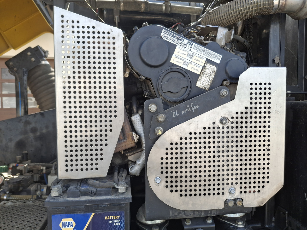 Măturătoare stradală RENAULT C280 Kehrmaschine Zamiatarka SEMAT Zoeller FAUN Karcher L/R 2 Motoren 2018r 740 Mth Euro 6: Foto 21 Măturătoare stradală RENAULT C280 Kehrmaschine Zamiatarka SEMAT Zoeller FAUN Karcher L/R 2 Motoren 2018r 740 Mth Euro 6: Foto 21