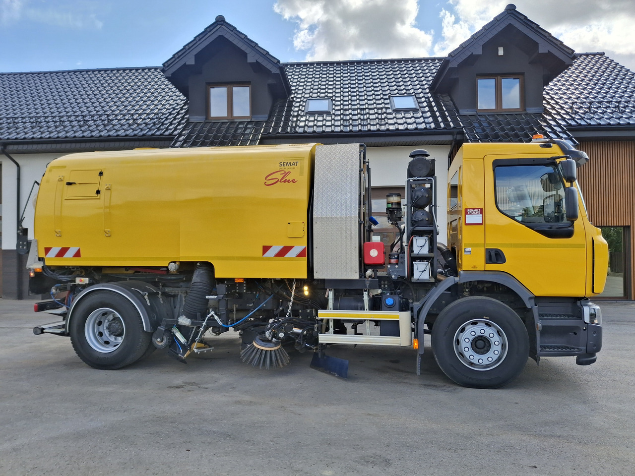 Măturătoare stradală RENAULT C280 Kehrmaschine Zamiatarka SEMAT Zoeller FAUN Karcher L/R 2 Motoren 2018r 740 Mth Euro 6: Foto 18 Măturătoare stradală RENAULT C280 Kehrmaschine Zamiatarka SEMAT Zoeller FAUN Karcher L/R 2 Motoren 2018r 740 Mth Euro 6: Foto 18