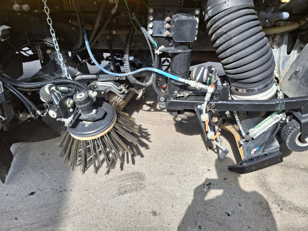 Măturătoare stradală RENAULT C280 Kehrmaschine Zamiatarka SEMAT Zoeller FAUN Karcher L/R 2 Motoren 2018r 740 Mth Euro 6: Foto 10 Măturătoare stradală RENAULT C280 Kehrmaschine Zamiatarka SEMAT Zoeller FAUN Karcher L/R 2 Motoren 2018r 740 Mth Euro 6: Foto 10