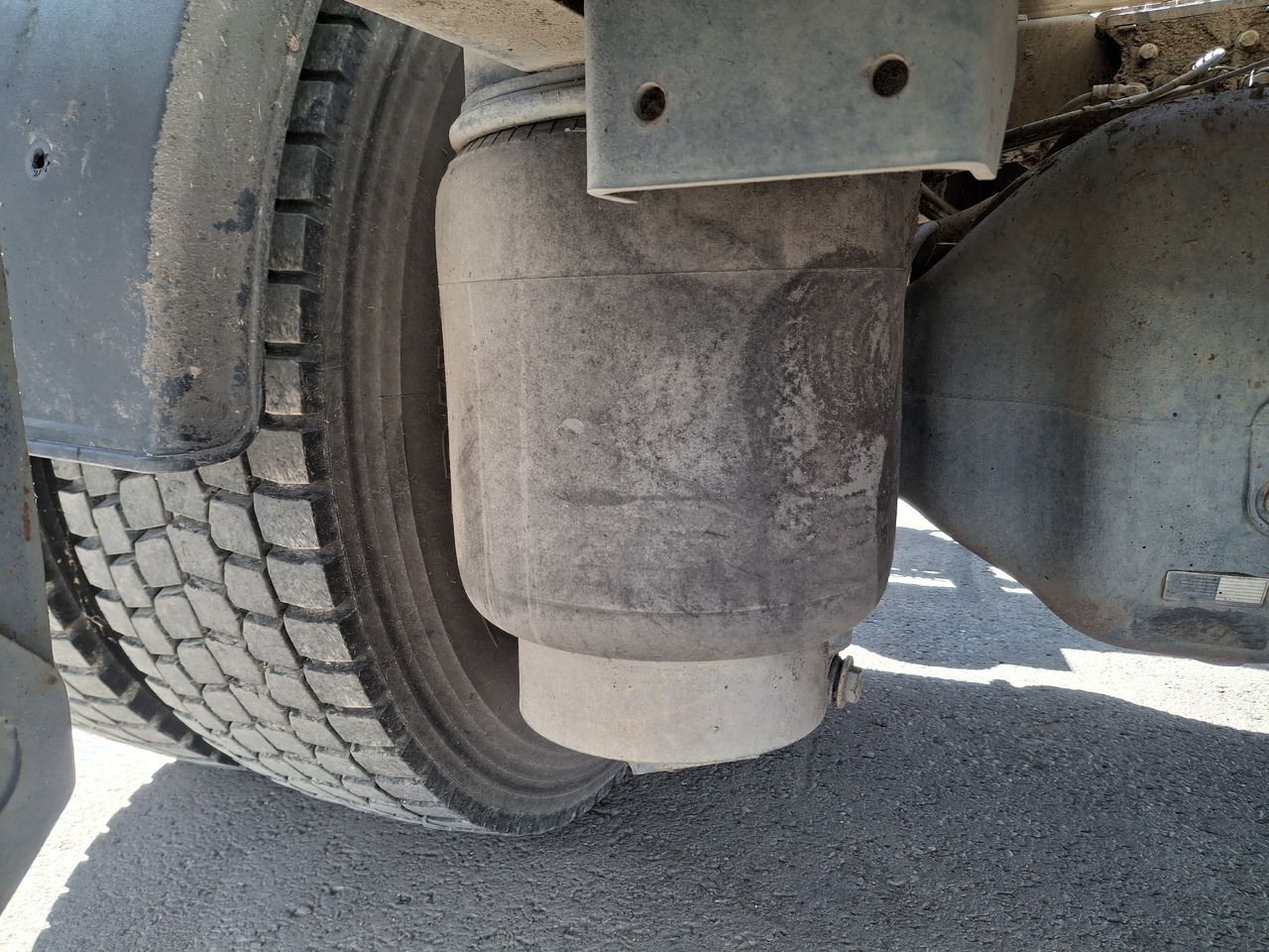 Măturătoare stradală RENAULT C280 Kehrmaschine Zamiatarka SEMAT Zoeller FAUN Karcher L/R 2 Motoren 2018r 740 Mth Euro 6: Foto 28 Măturătoare stradală RENAULT C280 Kehrmaschine Zamiatarka SEMAT Zoeller FAUN Karcher L/R 2 Motoren 2018r 740 Mth Euro 6: Foto 28