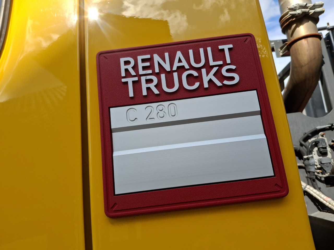 Măturătoare stradală RENAULT C280 Kehrmaschine Zamiatarka SEMAT Zoeller FAUN Karcher L/R 2 Motoren 2018r 740 Mth Euro 6: Foto 16 Măturătoare stradală RENAULT C280 Kehrmaschine Zamiatarka SEMAT Zoeller FAUN Karcher L/R 2 Motoren 2018r 740 Mth Euro 6: Foto 16