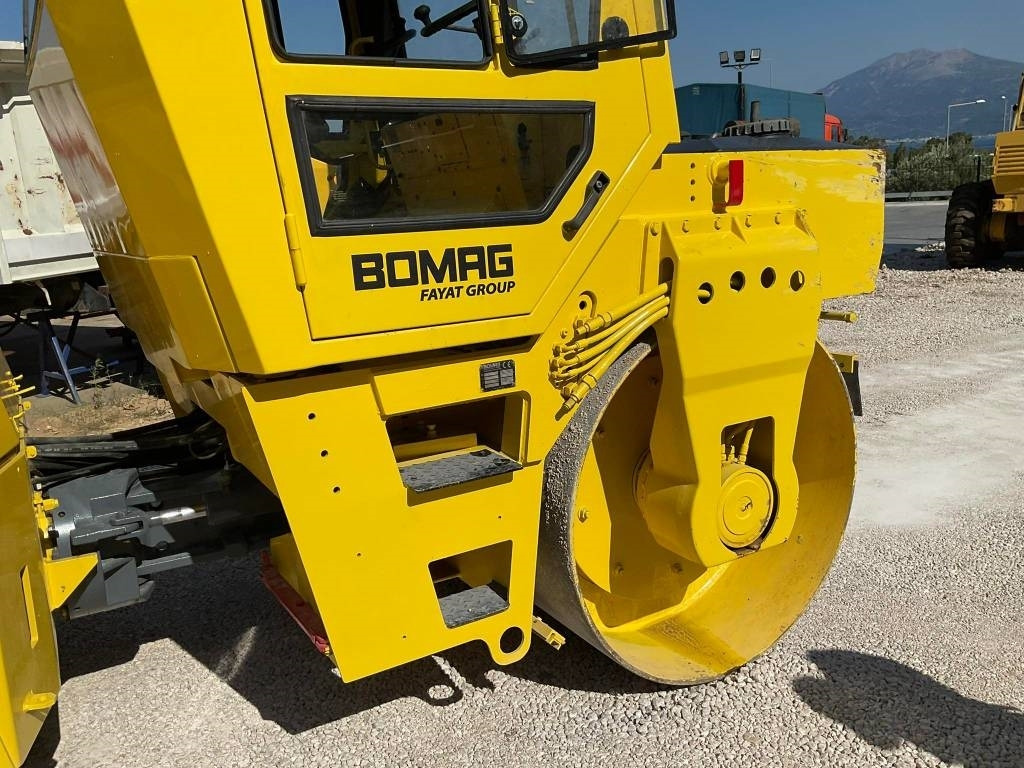 Cilindru compactor pentru asfalt Bomag BW161AD-2: Foto 6
