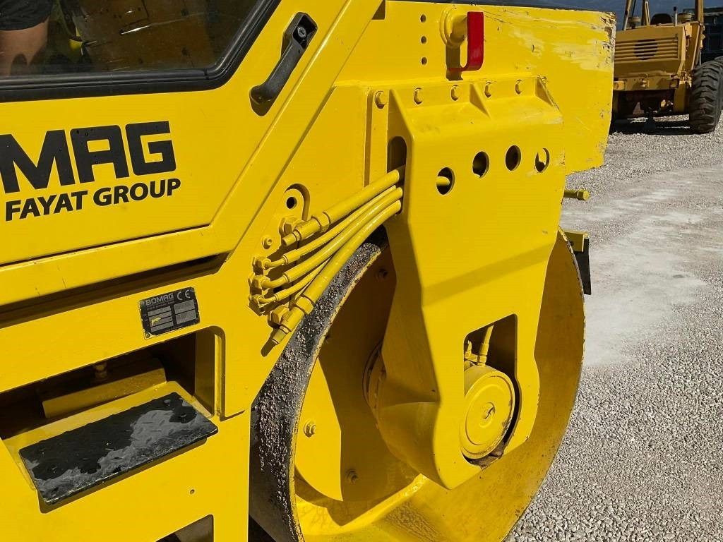 Cilindru compactor pentru asfalt Bomag BW161AD-2: Foto 10