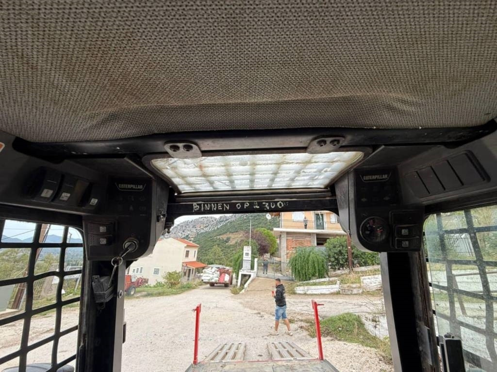 CAT 216 - Mini încărcător: Foto 5 CAT 216 - Mini încărcător: Foto 5