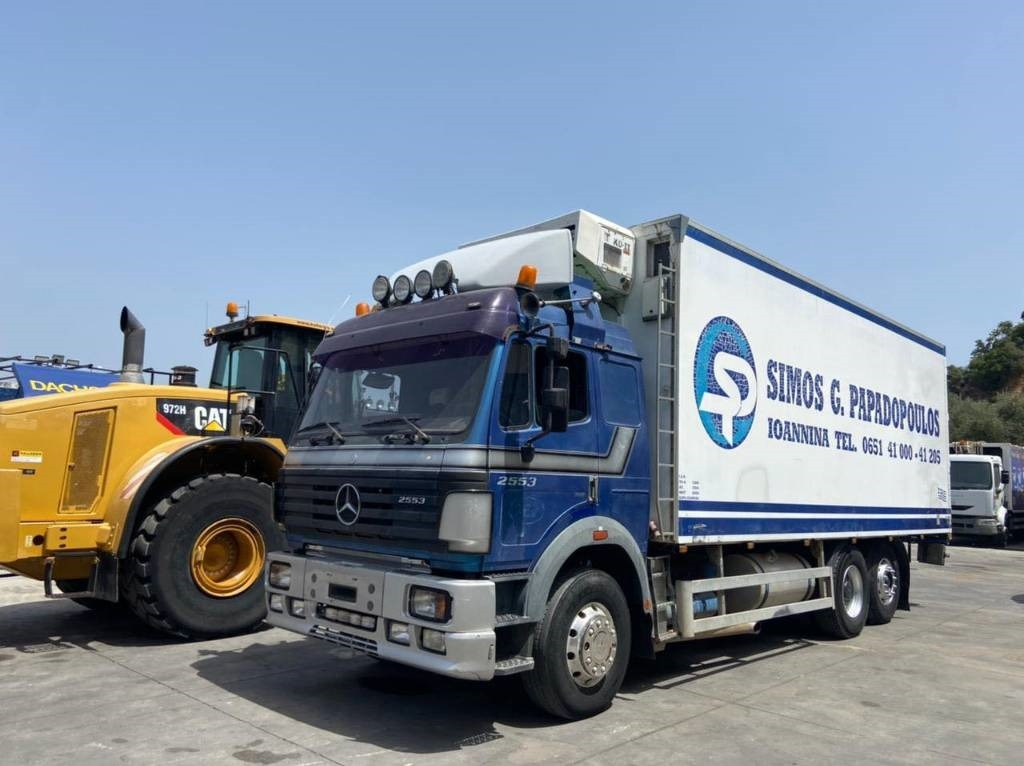 Mercedes-Benz 2553L - Camion frigider: Foto 2 Mercedes-Benz 2553L - Camion frigider: Foto 2