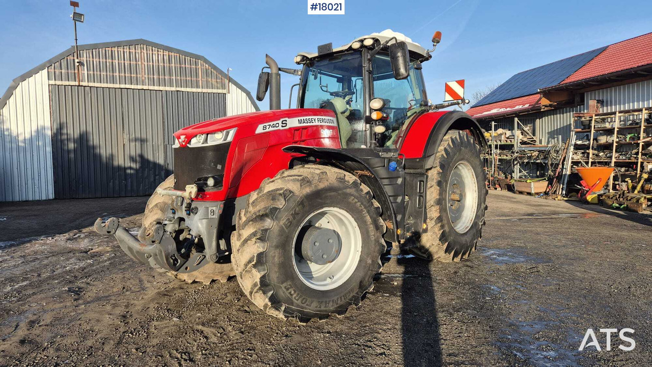 Massey Ferguson 8740S agricultural tractor (2019) - Tractor agricol: Foto 1 Massey Ferguson 8740S agricultural tractor (2019) - Tractor agricol: Foto 1