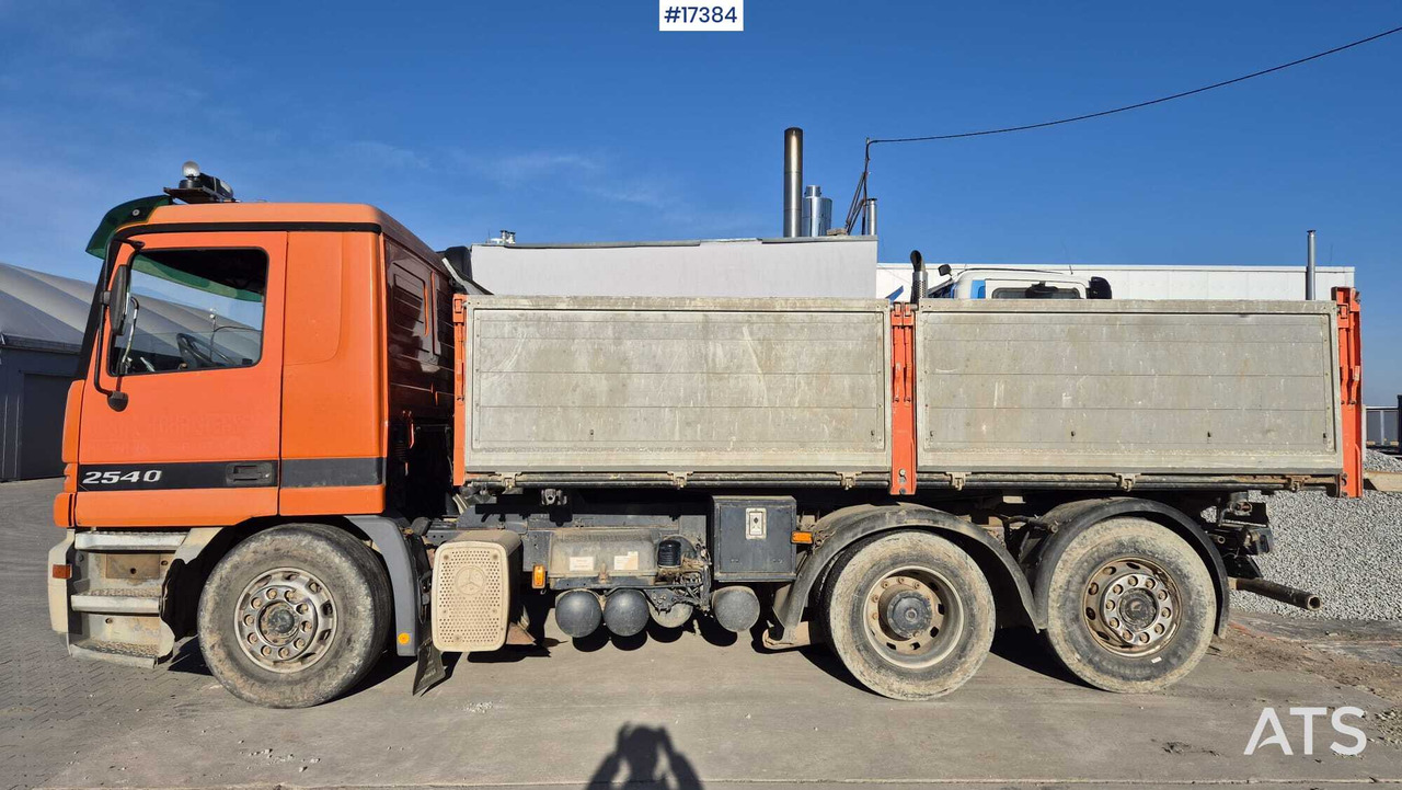 Three-axle tipper MERCEDES-BENZ ACTROS 2540 (1997) - Camion basculantă: Foto 4 Three-axle tipper MERCEDES-BENZ ACTROS 2540 (1997) - Camion basculantă: Foto 4