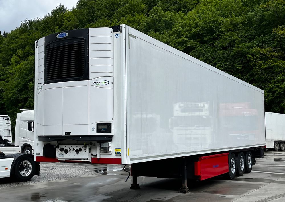 Krone Chłodnia // 2015 // Kosz Paletowy // Oś podnoszona // SAF // - Semiremorcă frigider: Foto 1 Krone Chłodnia // 2015 // Kosz Paletowy // Oś podnoszona // SAF // - Semiremorcă frigider: Foto 1