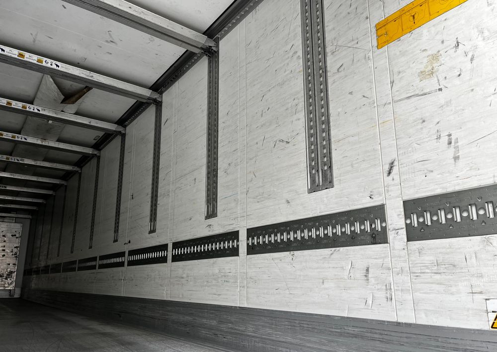 Semiremorcă frigider Schmitz Cargobull Chłodnia // Doppelstock // Oś podnoszona // Kosz Paletowy // Idealna!!!: Foto 12 Semiremorcă frigider Schmitz Cargobull Chłodnia // Doppelstock // Oś podnoszona // Kosz Paletowy // Idealna!!!: Foto 12