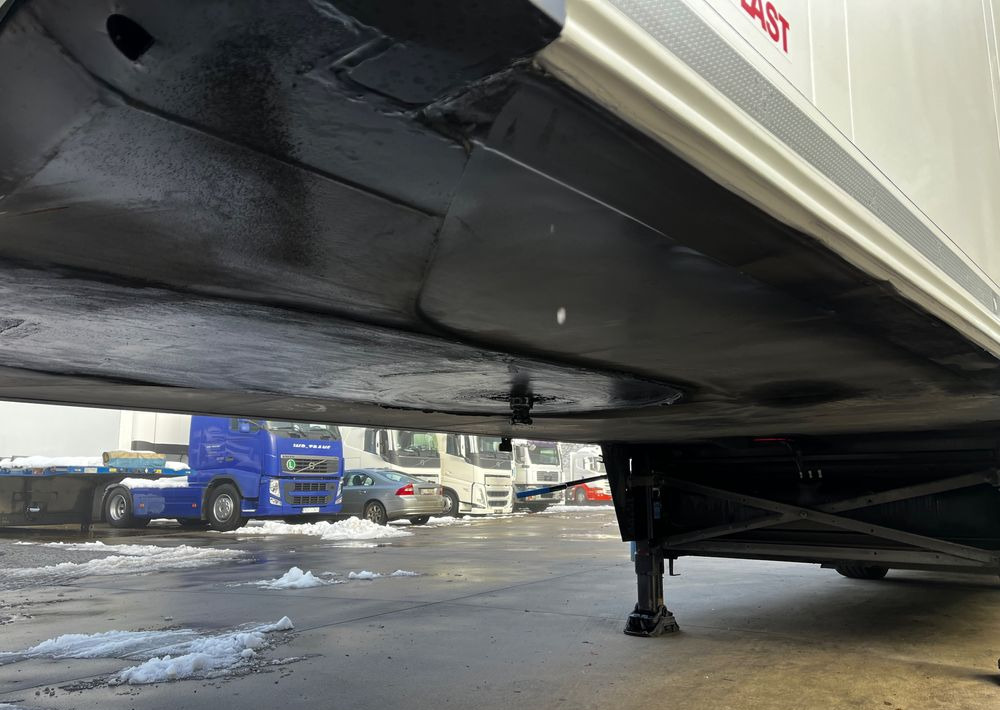 Semiremorcă frigider Schmitz Cargobull Chłodnia // Doppelstock // Oś podnoszona // Kosz Paletowy // Idealna!!!: Foto 8 Semiremorcă frigider Schmitz Cargobull Chłodnia // Doppelstock // Oś podnoszona // Kosz Paletowy // Idealna!!!: Foto 8