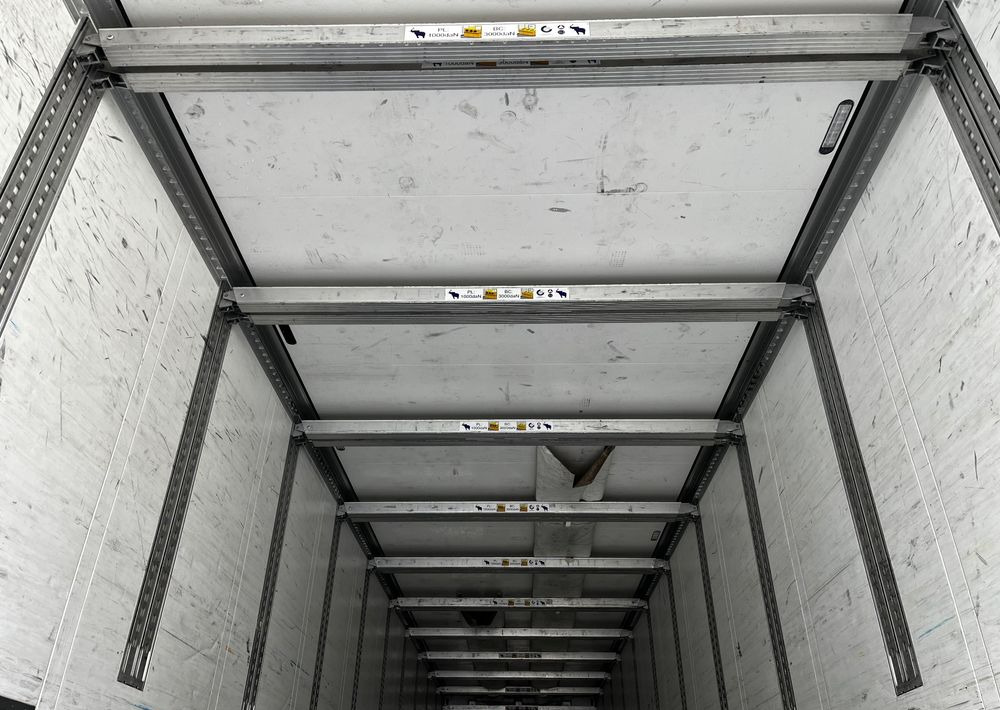 Semiremorcă frigider Schmitz Cargobull Chłodnia // Doppelstock // Oś podnoszona // Kosz Paletowy // Idealna!!!: Foto 10 Semiremorcă frigider Schmitz Cargobull Chłodnia // Doppelstock // Oś podnoszona // Kosz Paletowy // Idealna!!!: Foto 10