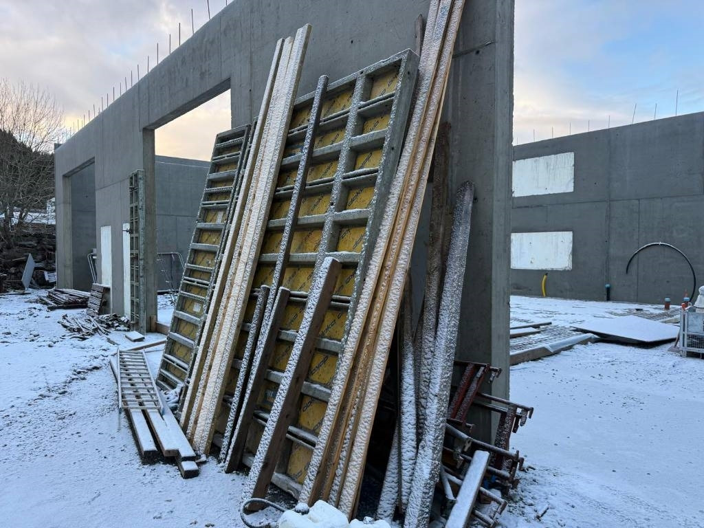 Annet DOKA Formwork complete system - Utilaj pentru beton: Foto 2 Annet DOKA Formwork complete system - Utilaj pentru beton: Foto 2