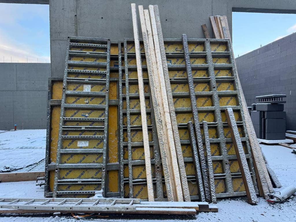 Annet DOKA Formwork complete system - Utilaj pentru beton: Foto 1 Annet DOKA Formwork complete system - Utilaj pentru beton: Foto 1