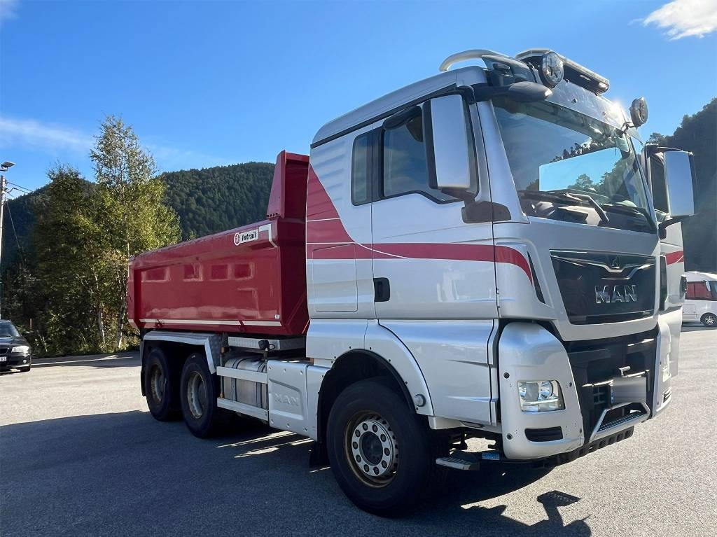 MAN TGX 26.580 6x4 - Camion basculantă: Foto 1 MAN TGX 26.580 6x4 - Camion basculantă: Foto 1