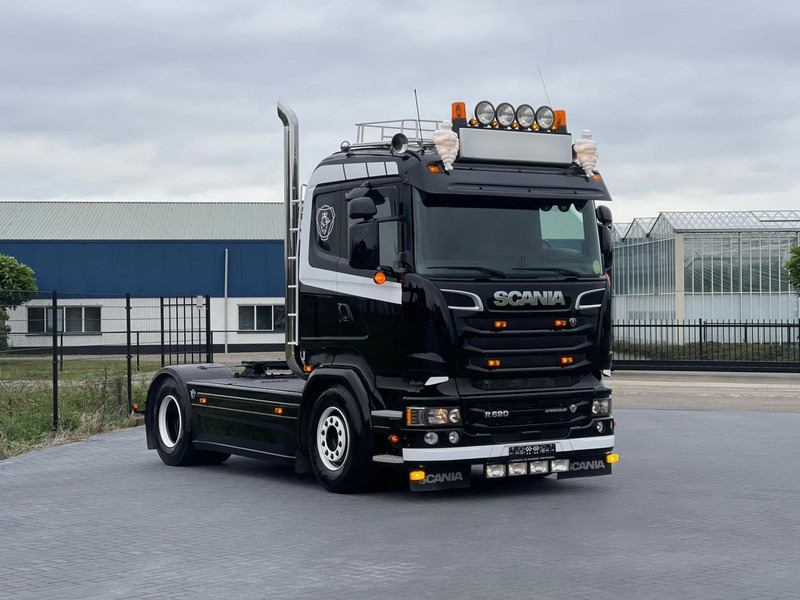 Scania R520 SHOW TRUCK, RETARDER, LEATHER SEATS, MANUEL! - Cap tractor: Foto 1 Scania R520 SHOW TRUCK, RETARDER, LEATHER SEATS, MANUEL! - Cap tractor: Foto 1