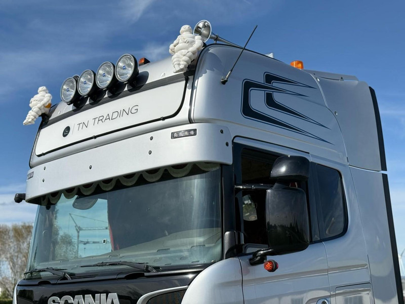 Scania R520 V8 NIEUWE BANDEN, SMARTTACHO 2, FULL AIR, STEERING PUSHER. - Cap tractor: Foto 3 Scania R520 V8 NIEUWE BANDEN, SMARTTACHO 2, FULL AIR, STEERING PUSHER. - Cap tractor: Foto 3