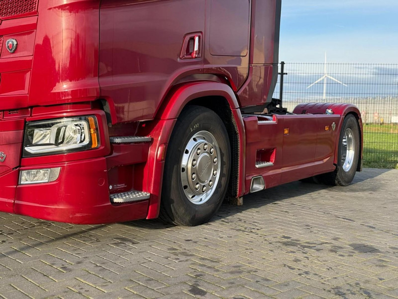 Scania R580 V8 NGS 2 TANKS, RETARDER, LEDER, ALU, VOLLUCHT, SMART V2, PARK COOL. - Cap tractor: Foto 2 Scania R580 V8 NGS 2 TANKS, RETARDER, LEDER, ALU, VOLLUCHT, SMART V2, PARK COOL. - Cap tractor: Foto 2