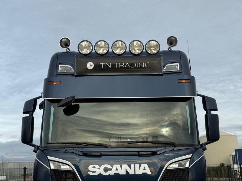 Scania S520 VOLLUCHT, RETARDER, LEATHER, ALCOA, 9 TONS VOORAS, TACHO 2. - Cap tractor: Foto 4 Scania S520 VOLLUCHT, RETARDER, LEATHER, ALCOA, 9 TONS VOORAS, TACHO 2. - Cap tractor: Foto 4