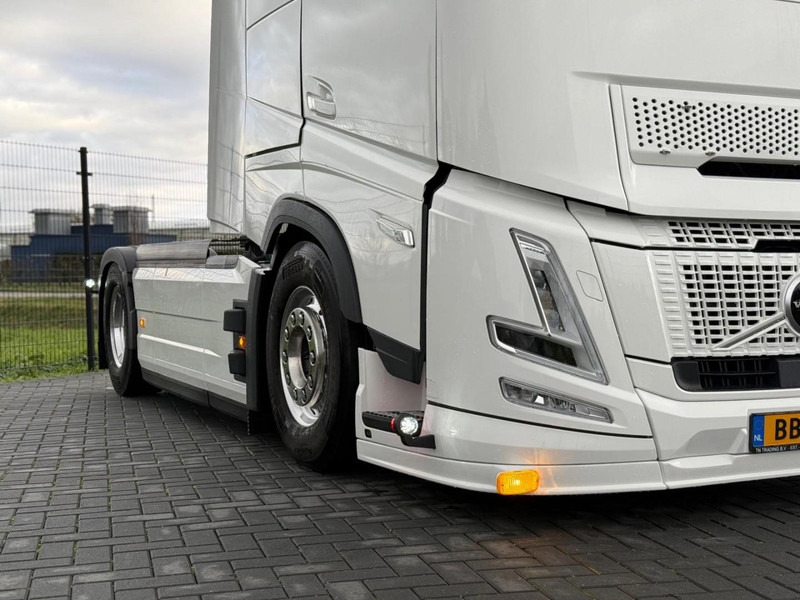 Volvo FH 13.460XL NEW, FULL AIR, ALCOA, HYDRAULIC, XL, SHOW, FULL. - Cap tractor: Foto 5 Volvo FH 13.460XL NEW, FULL AIR, ALCOA, HYDRAULIC, XL, SHOW, FULL. - Cap tractor: Foto 5