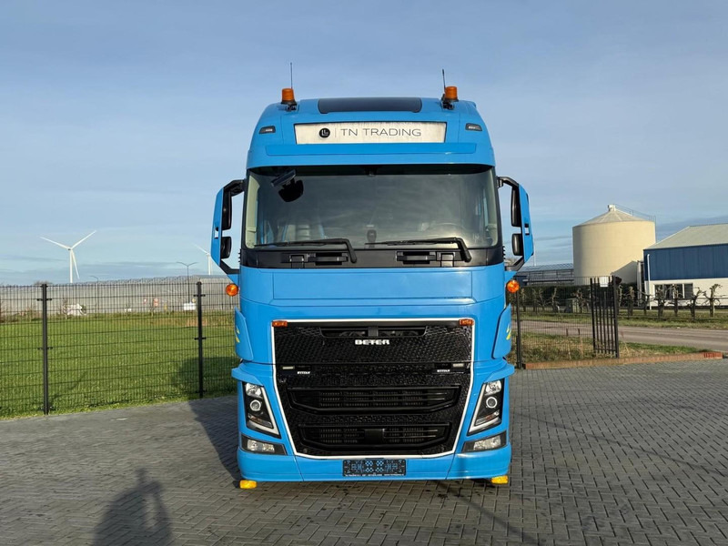Volvo FH 13.540XL PERFORMANCE EDITION, LEATHER, FULL AIR, IPARK-COOL. - Cap tractor: Foto 2 Volvo FH 13.540XL PERFORMANCE EDITION, LEATHER, FULL AIR, IPARK-COOL. - Cap tractor: Foto 2