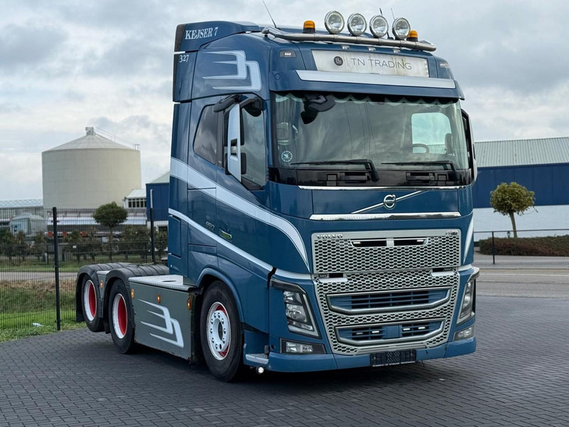 Volvo FH16.650 VOLLUCHT, HYDRAULIEK, SHOW INTERIEUR, DYNAMIC STEERING. - Cap tractor: Foto 1 Volvo FH16.650 VOLLUCHT, HYDRAULIEK, SHOW INTERIEUR, DYNAMIC STEERING. - Cap tractor: Foto 1