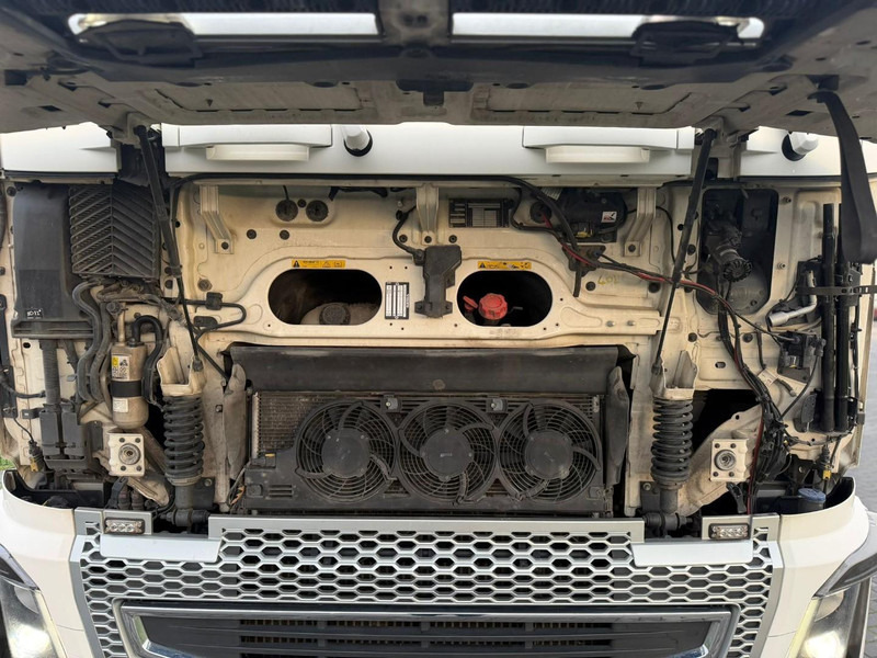 Volvo FH16.650XL VOLLUCHT, RETARDER, HYDRAULIEK, LEER, PARK COOL. - Camion basculantă: Foto 4 Volvo FH16.650XL VOLLUCHT, RETARDER, HYDRAULIEK, LEER, PARK COOL. - Camion basculantă: Foto 4