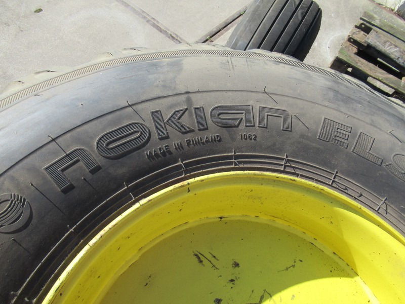 John Deere 5515V NOKIAN 550/60R22.5 + Voor Banden + Velg - Roată completă pentru Tractor mic: Foto 4 John Deere 5515V NOKIAN 550/60R22.5 + Voor Banden + Velg - Roată completă pentru Tractor mic: Foto 4