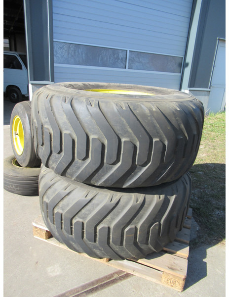 John Deere 5515V NOKIAN 550/60R22.5 + Voor Banden + Velg - Roată completă pentru Tractor mic: Foto 3 John Deere 5515V NOKIAN 550/60R22.5 + Voor Banden + Velg - Roată completă pentru Tractor mic: Foto 3