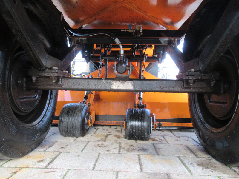 Motocultor Votex VT420 Veeg-zuigmachine Zuigwagen Saugwagen: Foto 7 Motocultor Votex VT420 Veeg-zuigmachine Zuigwagen Saugwagen: Foto 7