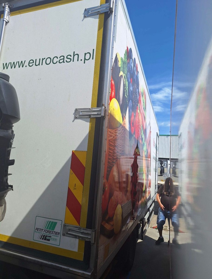 Iveco POLEN! 120E19CF T1000R Spectrum - Camion frigider: Foto 2 Iveco POLEN! 120E19CF T1000R Spectrum - Camion frigider: Foto 2