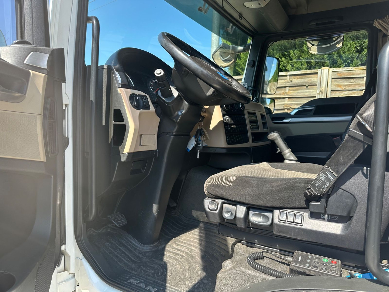 MAN 8.250 TGL*VDI2700*TOP*4-er Zug BFT Anhänger MAN 8.250 TGL*4x L1H1*XLX Kabine*VDI2700*TOP* - Camion transport auto: Foto 4 MAN 8.250 TGL*VDI2700*TOP*4-er Zug BFT Anhänger MAN 8.250 TGL*4x L1H1*XLX Kabine*VDI2700*TOP* - Camion transport auto: Foto 4