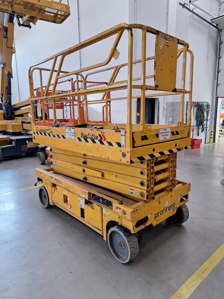 Haulotte Compact 12 - Platforma foarfeca: Foto 5 Haulotte Compact 12 - Platforma foarfeca: Foto 5