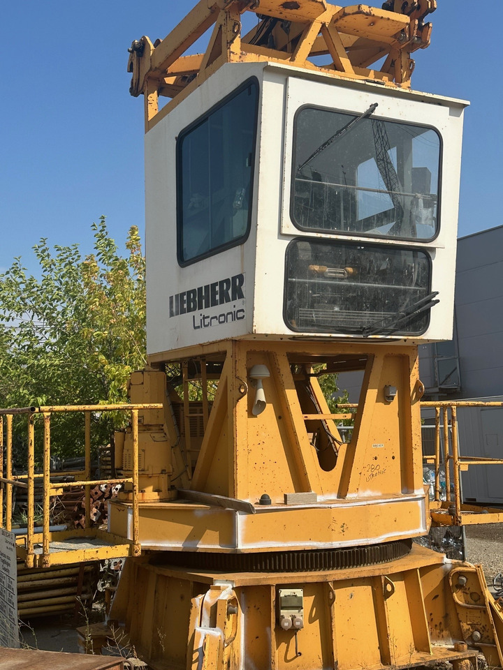 LIEBHERR 140 EC-H10 - Macara turn: Foto 1 LIEBHERR 140 EC-H10 - Macara turn: Foto 1