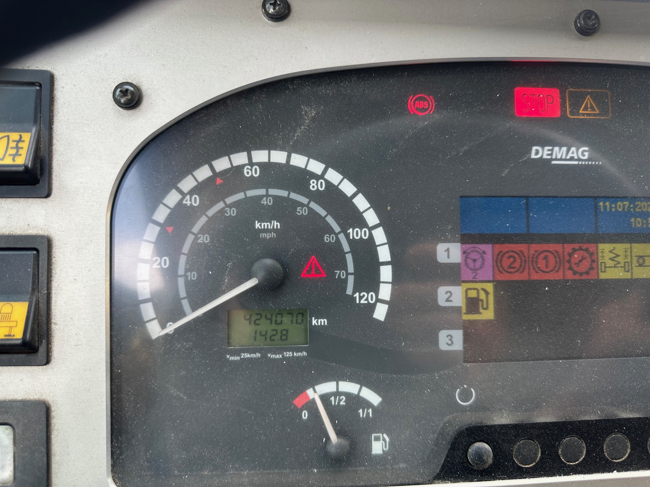 TEREX-DEMAG 140 AC - Macara tot teren: Foto 2 TEREX-DEMAG 140 AC - Macara tot teren: Foto 2